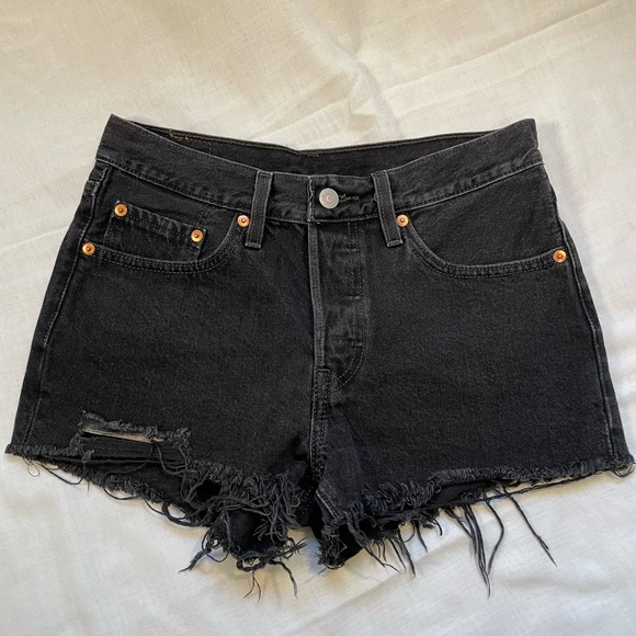 Levi’s 501 Denim Shorts - Picture 4 of 5